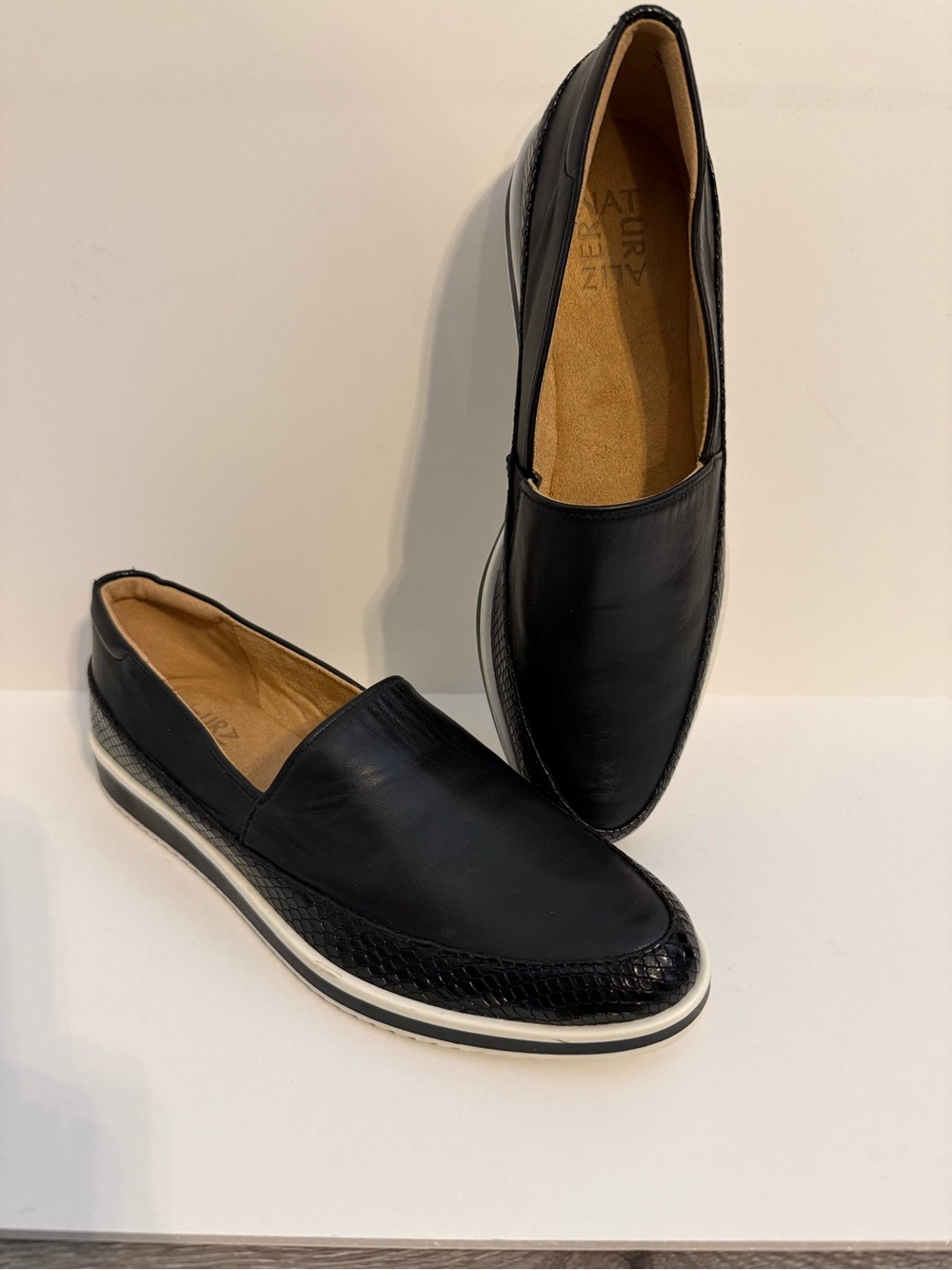 NWOB Naturalizer Beale Loafers, black, size 9